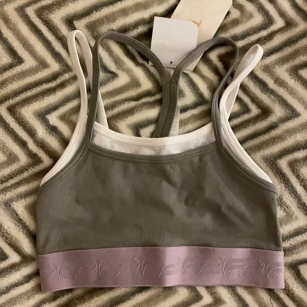 Fabletics Poppy Seamless Sports Bra